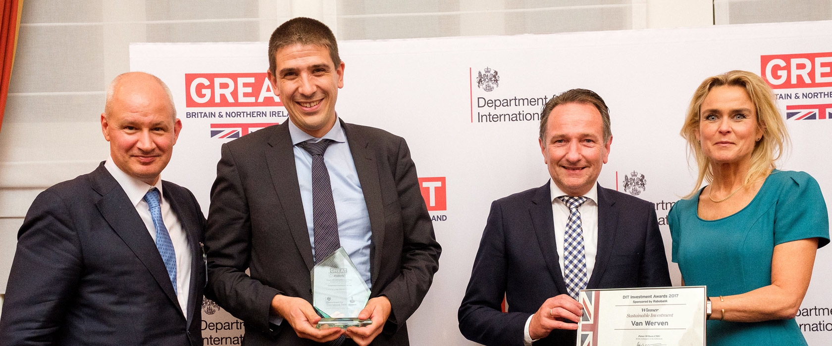 Uitreiking van de Sustainable Investment Award aan Van Werven bij het Department for International Trade